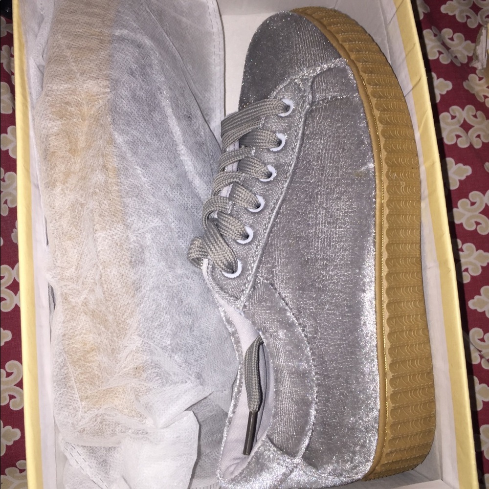 Shoes - Picture 5 of 5